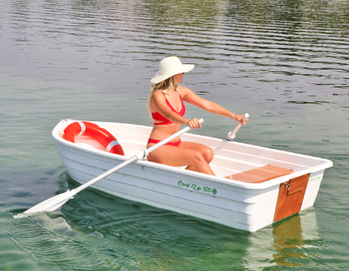 This photo shows Coral Life 250, the 100% recycled plastic boat produced by vergaplast